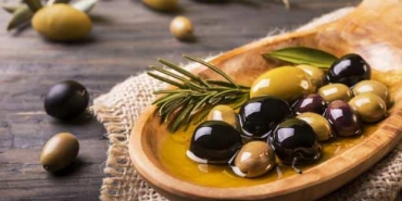 zeytin-ve-zeytinyaginin-hic-bilinmeyen-faydalari-sofralarinizdan-eksik-etmeyin-K6gs3ZBs.jpg